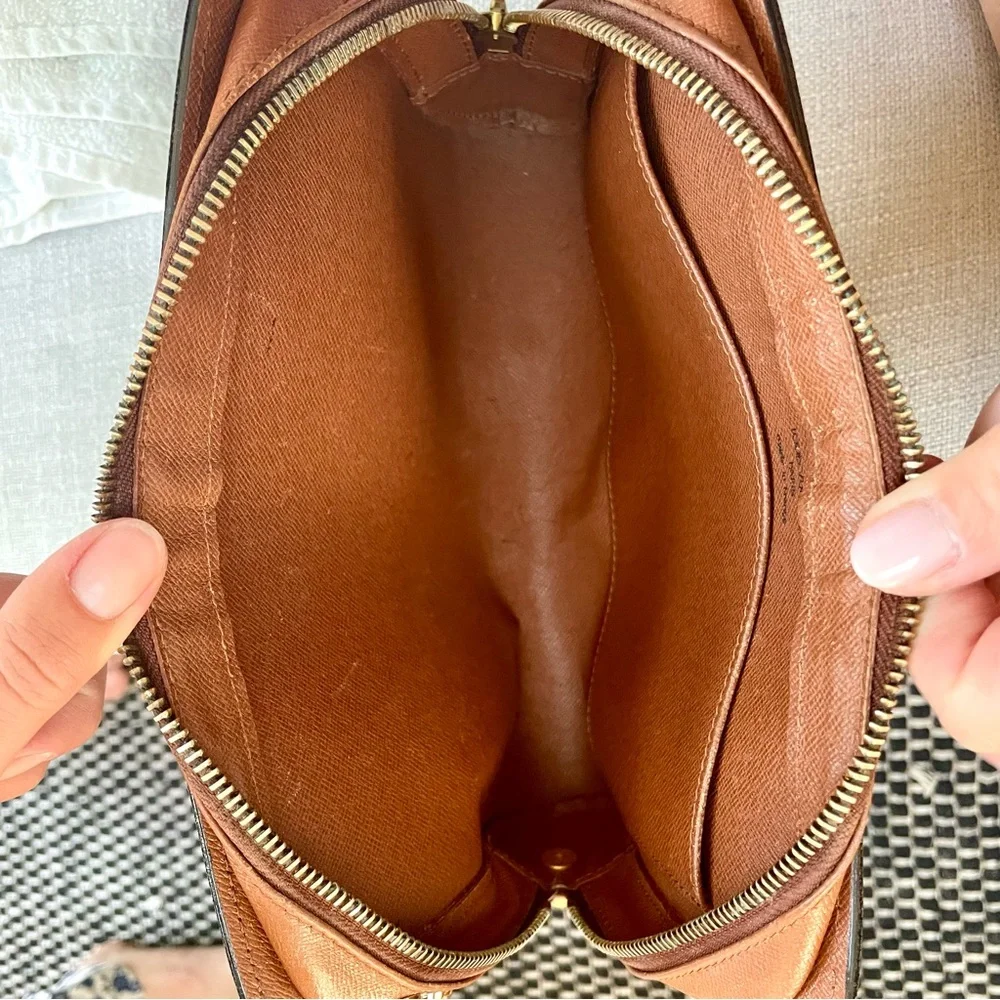 Louis Vuitton Authentic Monogram Orsay Clutch/ Crossbody - Picture 9 of 12